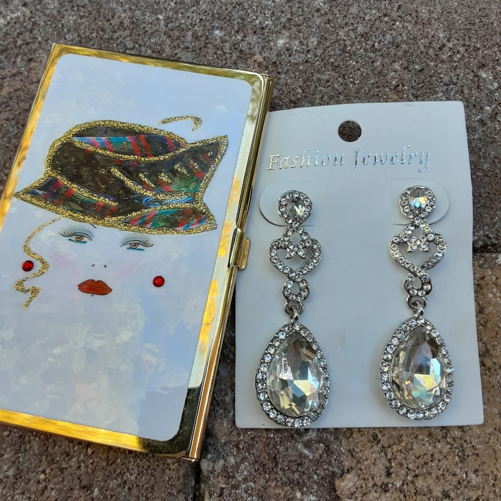 Fashion earrings and Business card holder